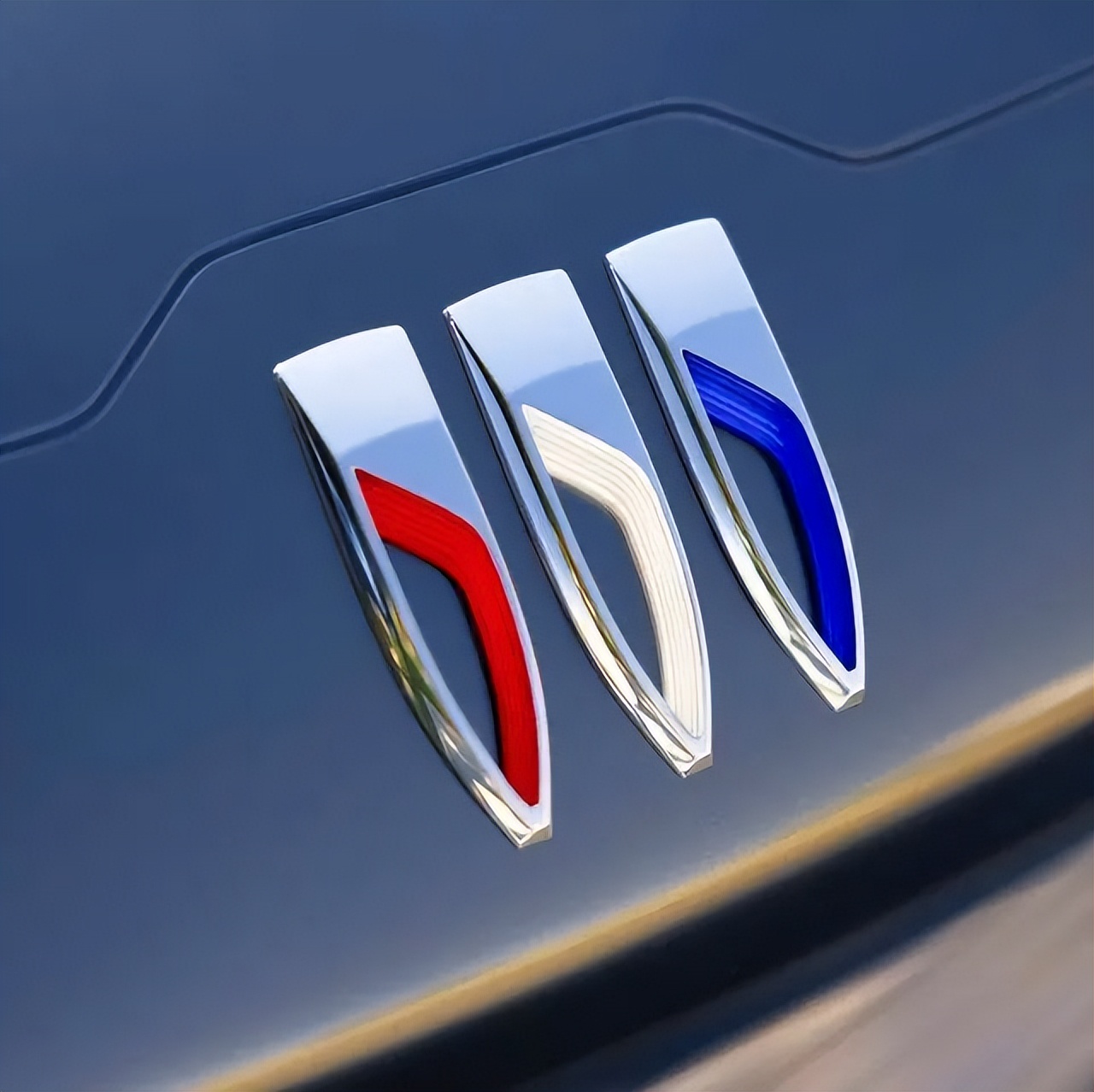 奥迪发光车标,奥迪换标志了吗