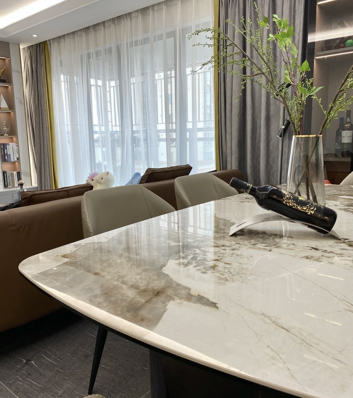 换了1次餐桌，终于清楚了3000元岩板餐桌和5000元大理石桌的区别