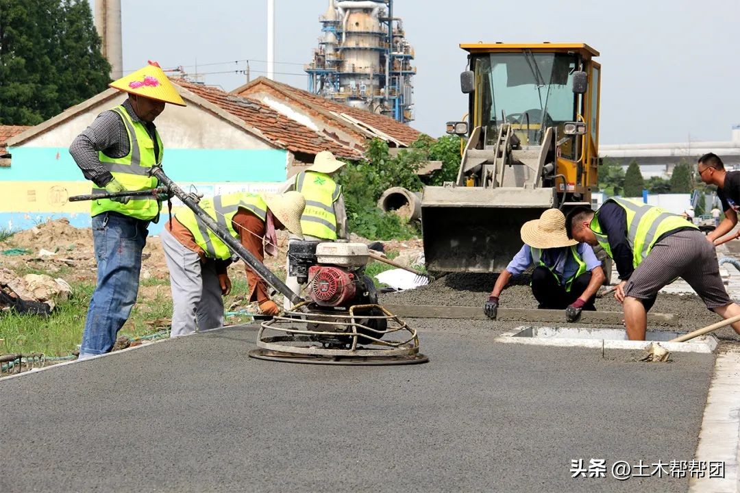 透水混凝土冬季施工地面需浇水吗,透水混凝土施工流程注意事项