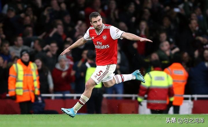 克瓦拉茨赫利亚萨拉赫,克瓦拉茨赫利亚模仿梅西