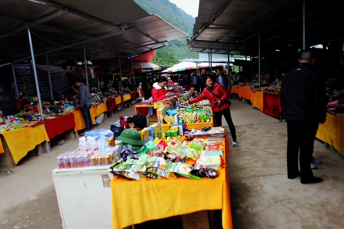 中越边境越南的露天集市,高平集市