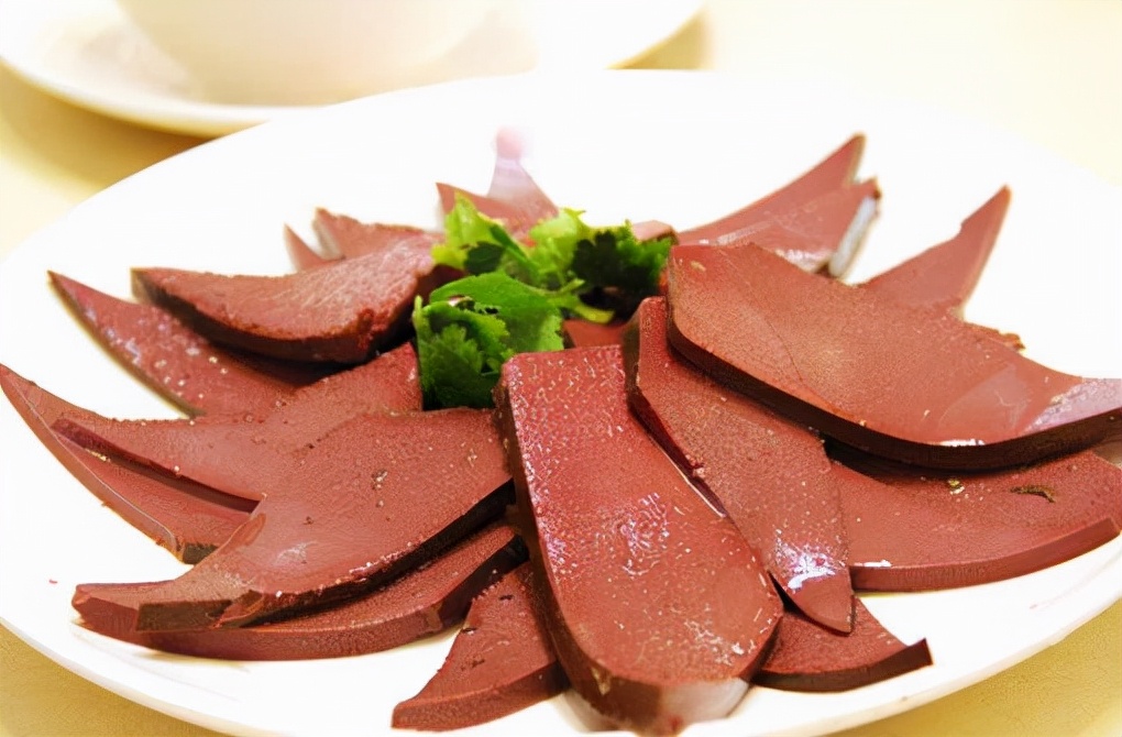 怎么分辨假猪血和真猪血,市场的假猪血是怎么制造的