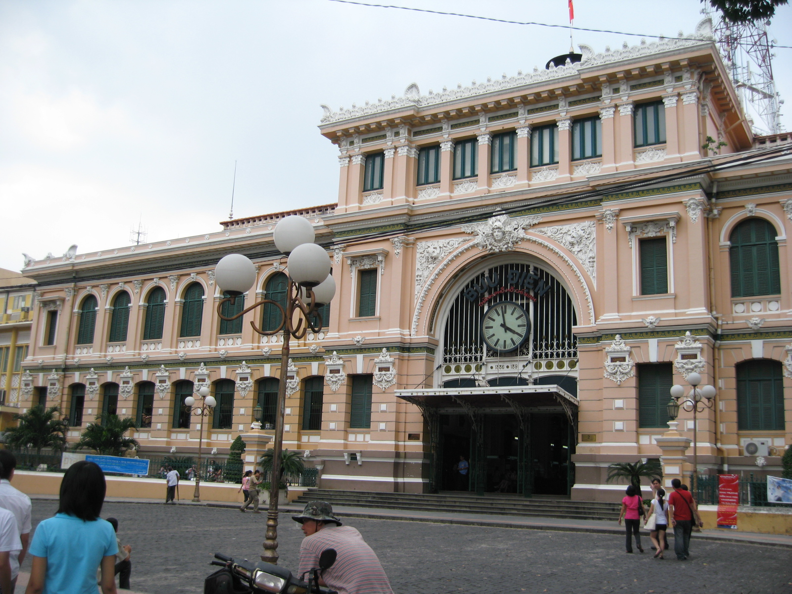 以前的西贡市和现在的胡志明市 (柬埔寨西贡和越南西贡)