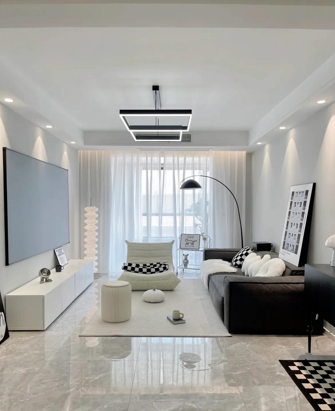 入住一年，我家客厅坚持“6不装”，硬装越简单，房子越耐看