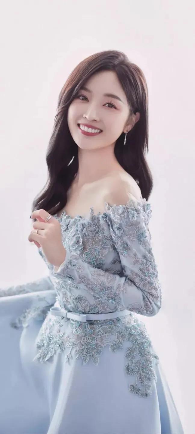 演4部剧，收入上亿元，日收入30万以上，娱乐圈的豪，无人可知