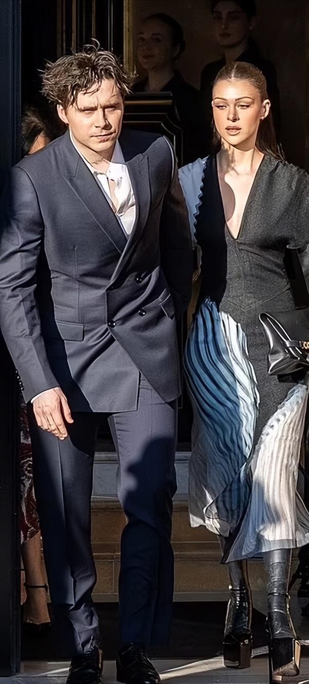 贝克汉姆小七服装,贝克汉姆和贝嫂年轻时候情侣装照