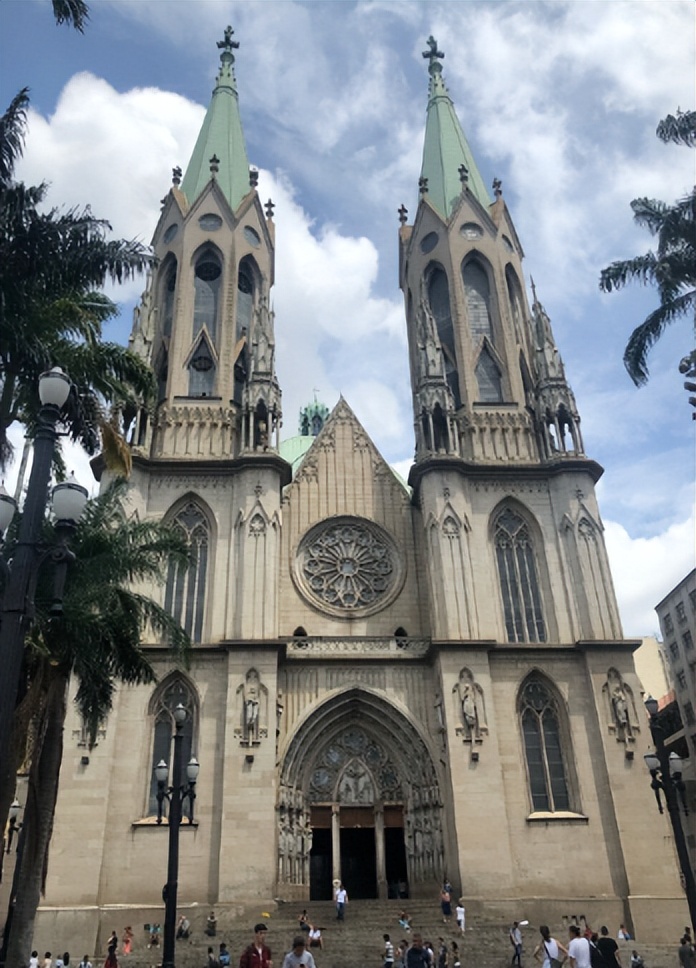 圣保罗大教堂有什么特点,圣保罗的历史简介