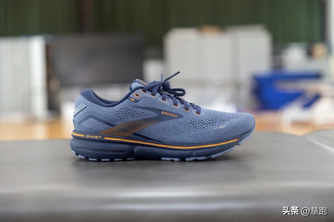 脚感好到飞起的跑鞋,灵动与飘逸的球鞋