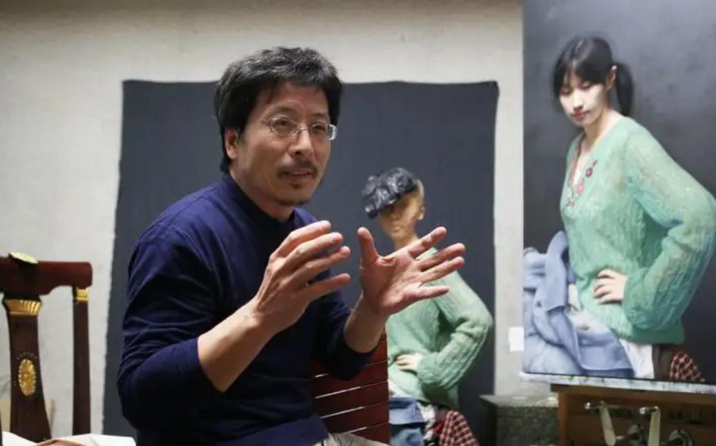 冷军画2个破旧发动机，横着放卖198万，竖着放卖了1897万，值吗？