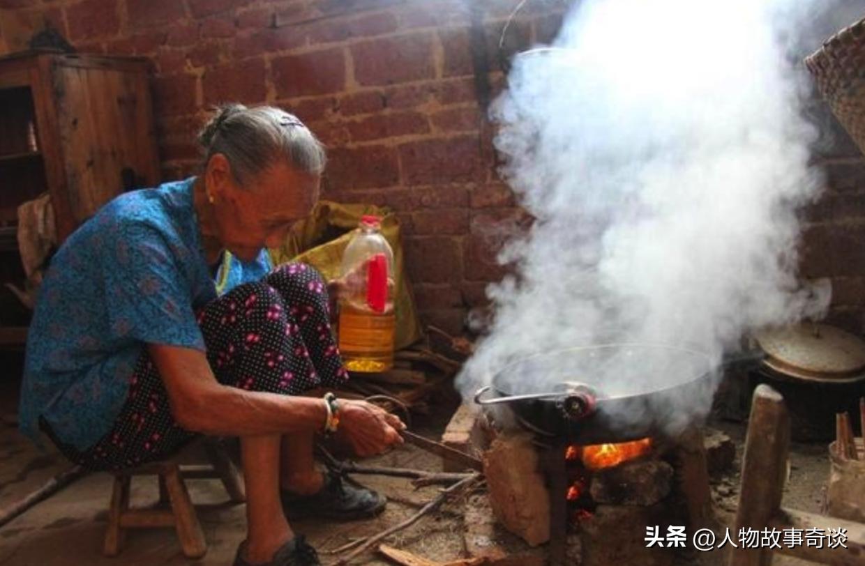 河南农妇手疼看病,河南农妇去医院就诊无意露出胳膊