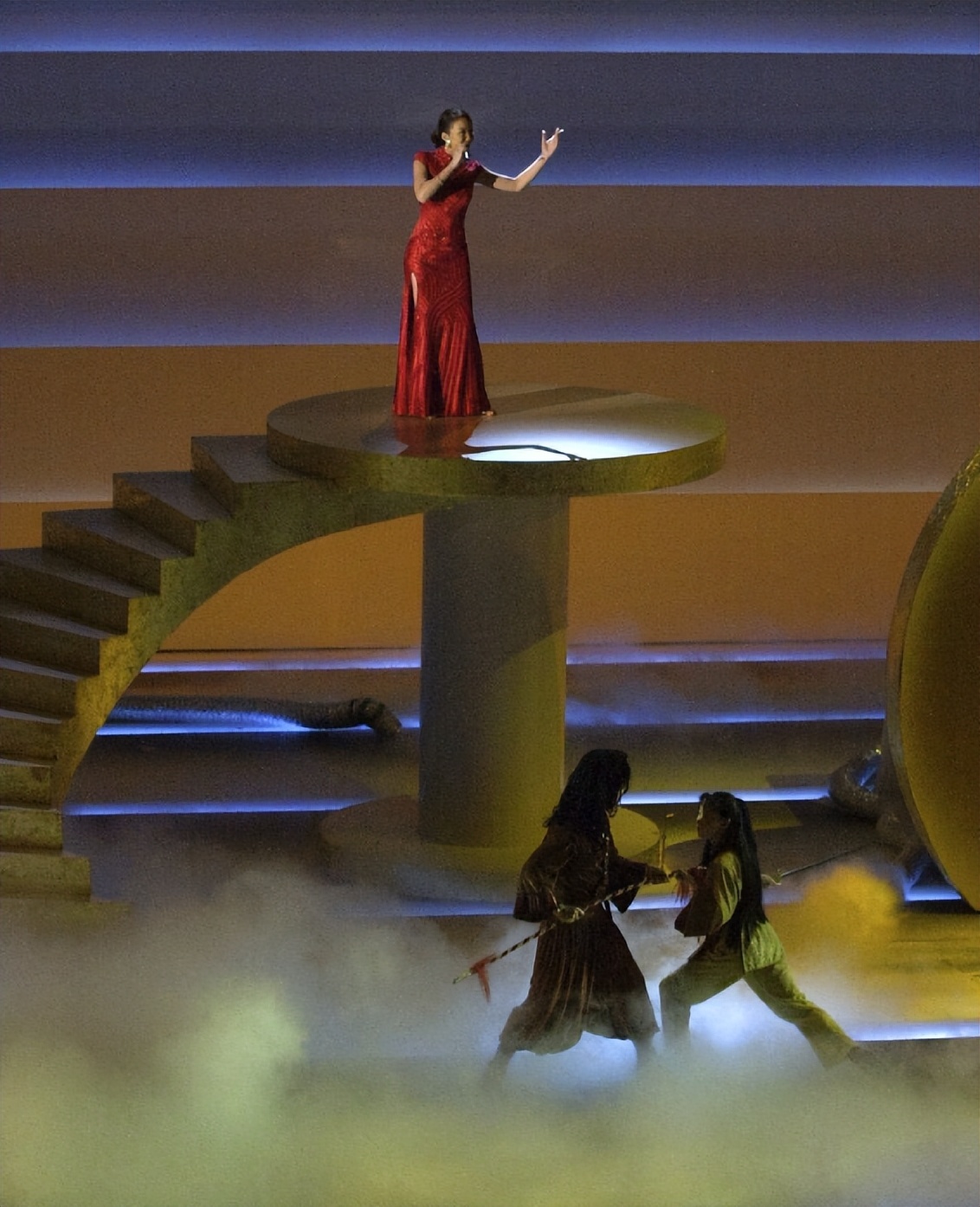 成龙发合照悼念李玟,成龙缅怀李玟