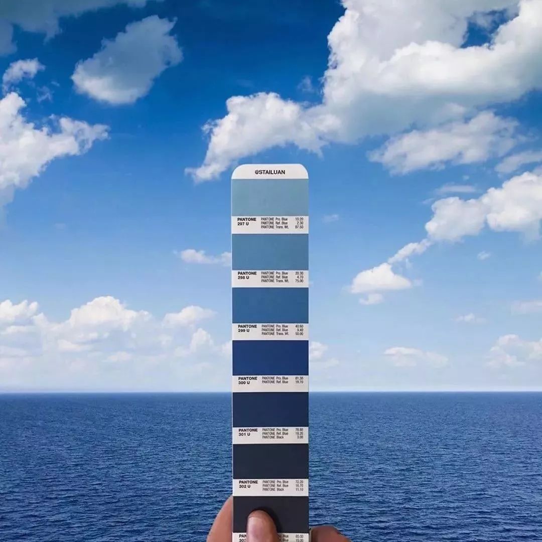 夏天穿蓝色永不过时的高级感,什么颜色适合夏天穿蓝色