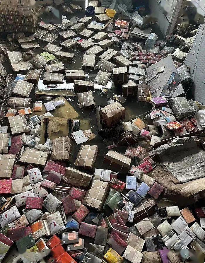 被水淹没后会怎么样,图书仓库近30万本书被洪水浸泡