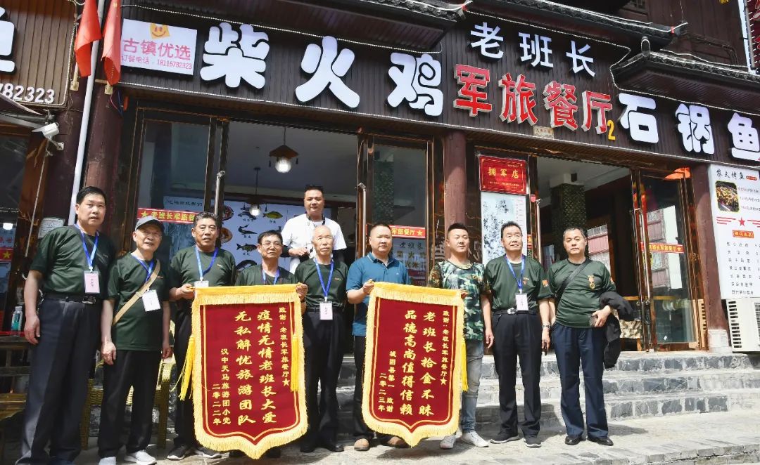 老班长厨房背后的心酸事,炊事班的故事老班长吃饭片段