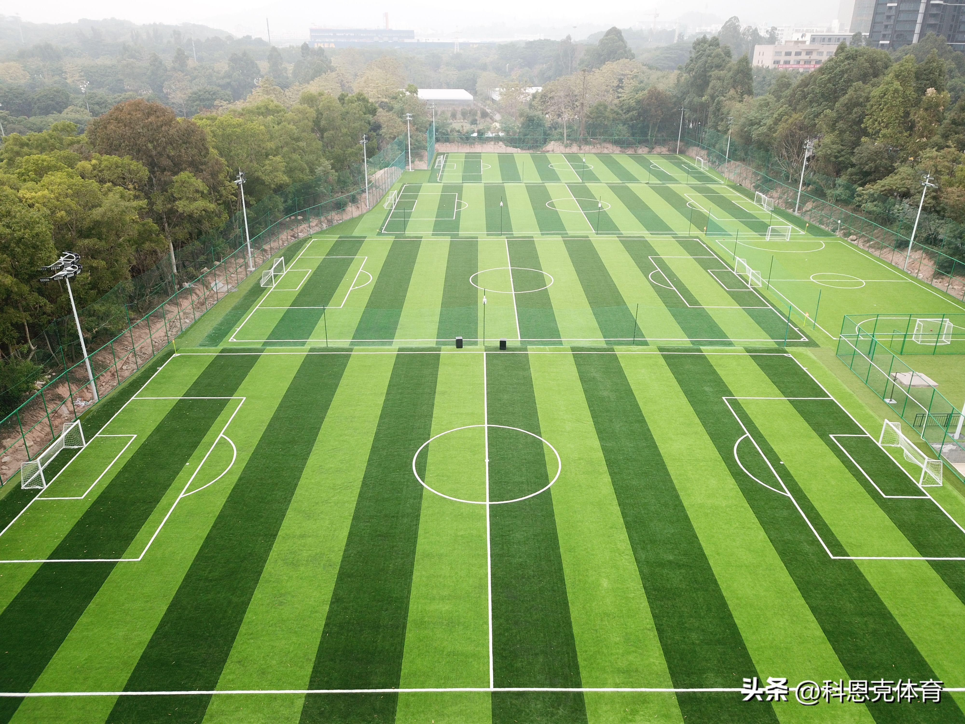 5公分人造草坪充砂颗粒用量,人造草坪充砂和填充颗粒过程