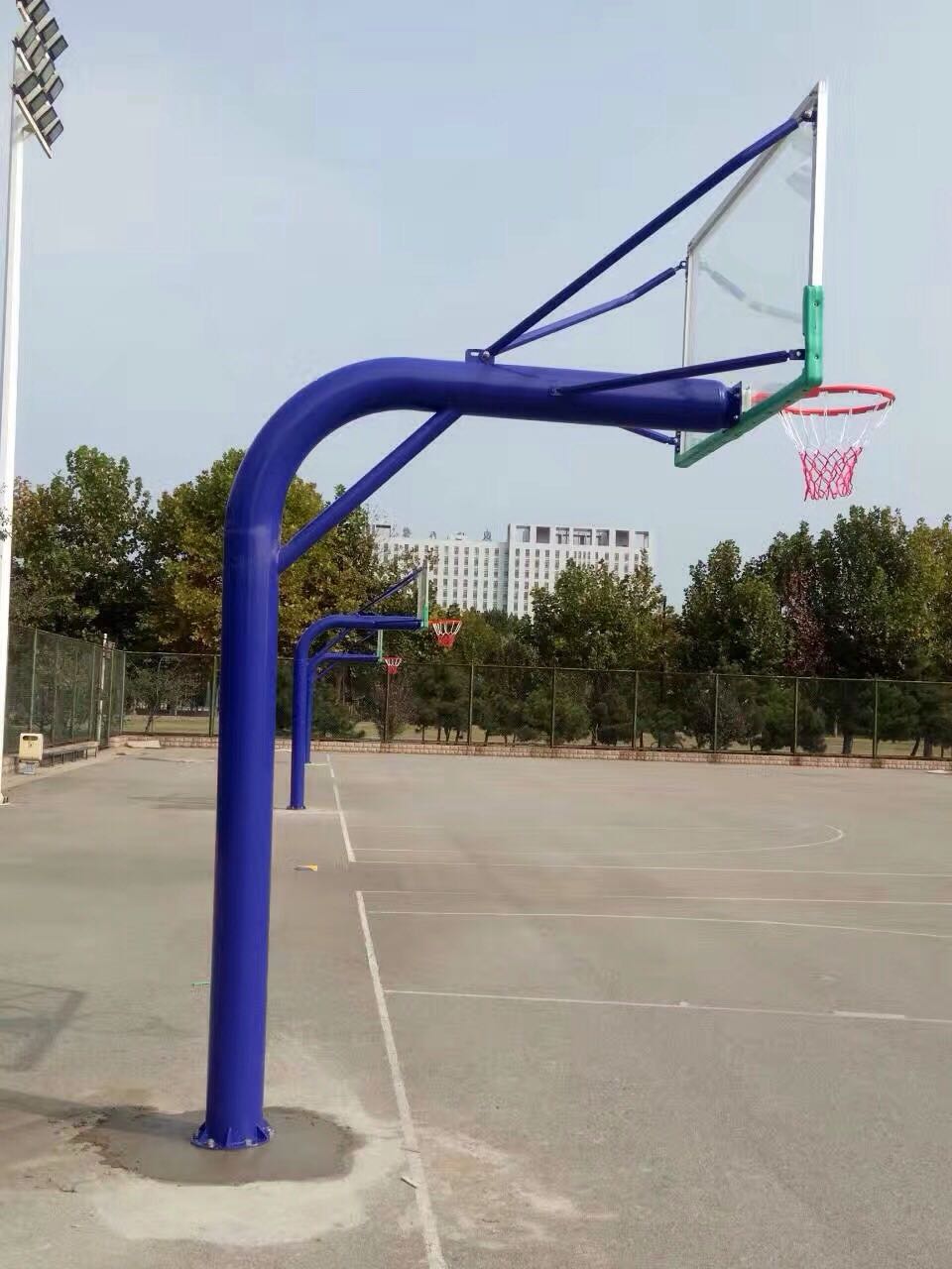 正规篮球架尺寸和高度,学校正规篮球架