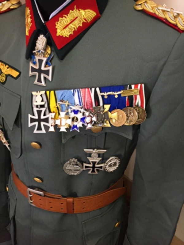 盘点黑社会的江湖术语：二五仔、白纸扇、双花红棍…