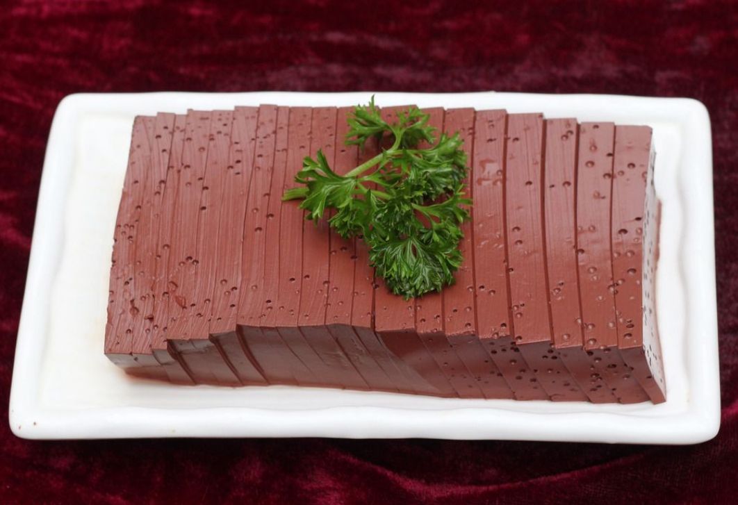 市面上的“假猪血”是怎么制作的？购买猪血时，又该如何挑选呢