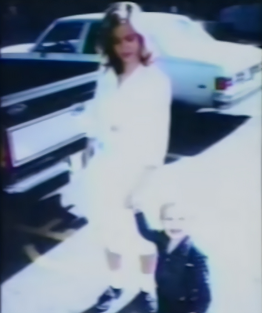 轰动全美！6岁女孩被后爸绑走性侵，被逼结婚沦为脱衣舞娘惨死