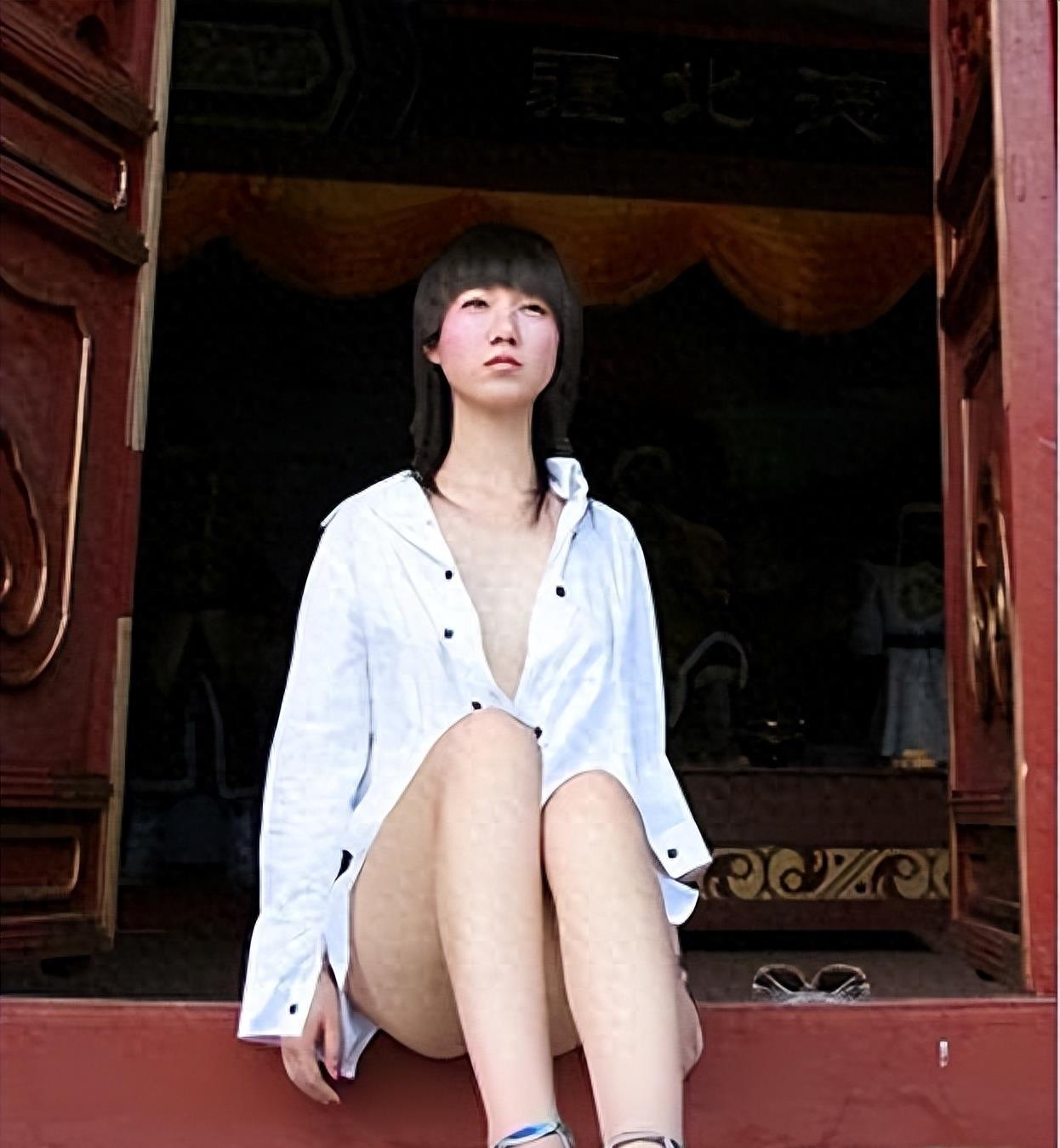 “最红裸模”*筱雨张**：22岁时拍写真火爆全网，如今将近40岁仍单身