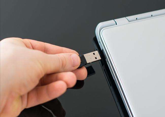 vmware虚拟机无法识别u盘解决方式,电脑硬件无法验证怎么解决