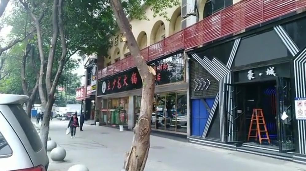 重庆南坪步行街酒馆,重庆老社区酒馆