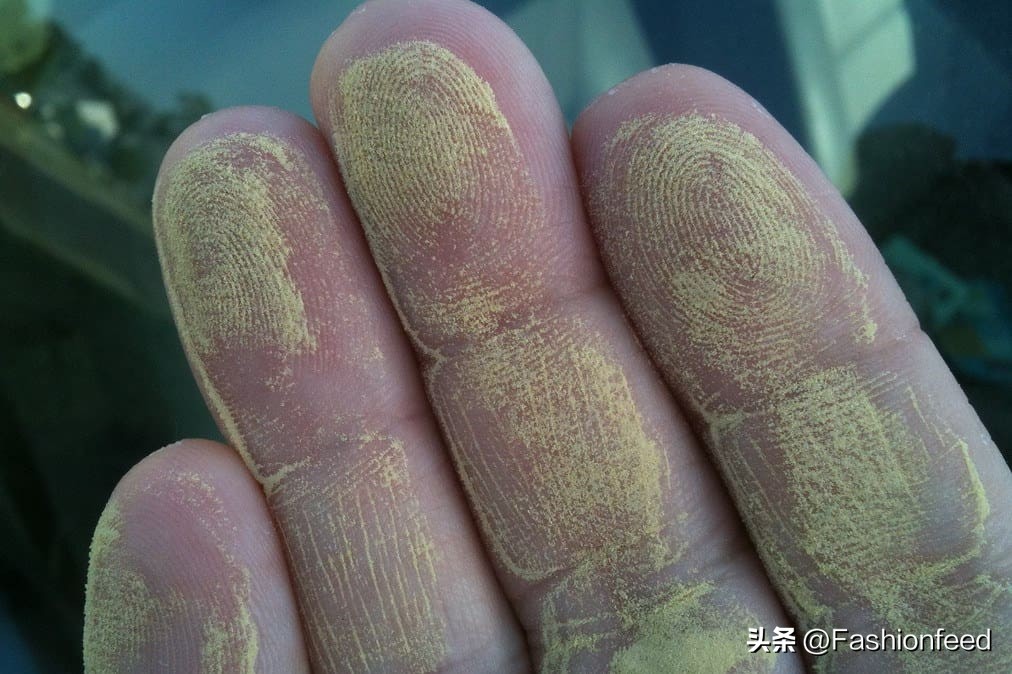 衣服上有花粉如何正确清理,番茄花粉沾衣服怎样去除