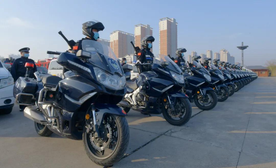 商州公安守护万家平安,守护万家团圆中秋节警察