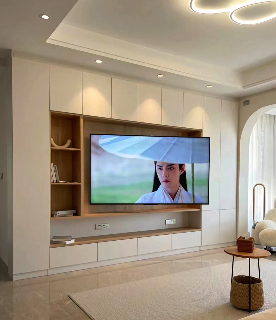 有门的电视背景墙最新设计,电视背景墙怎么设计既经济又好看