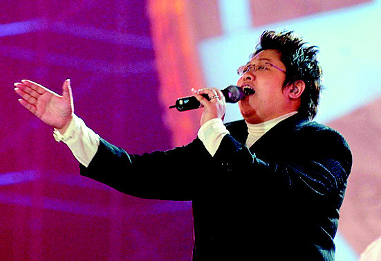 现在的韩红是怎样的一个人,明明可以靠实力却偏偏靠运气