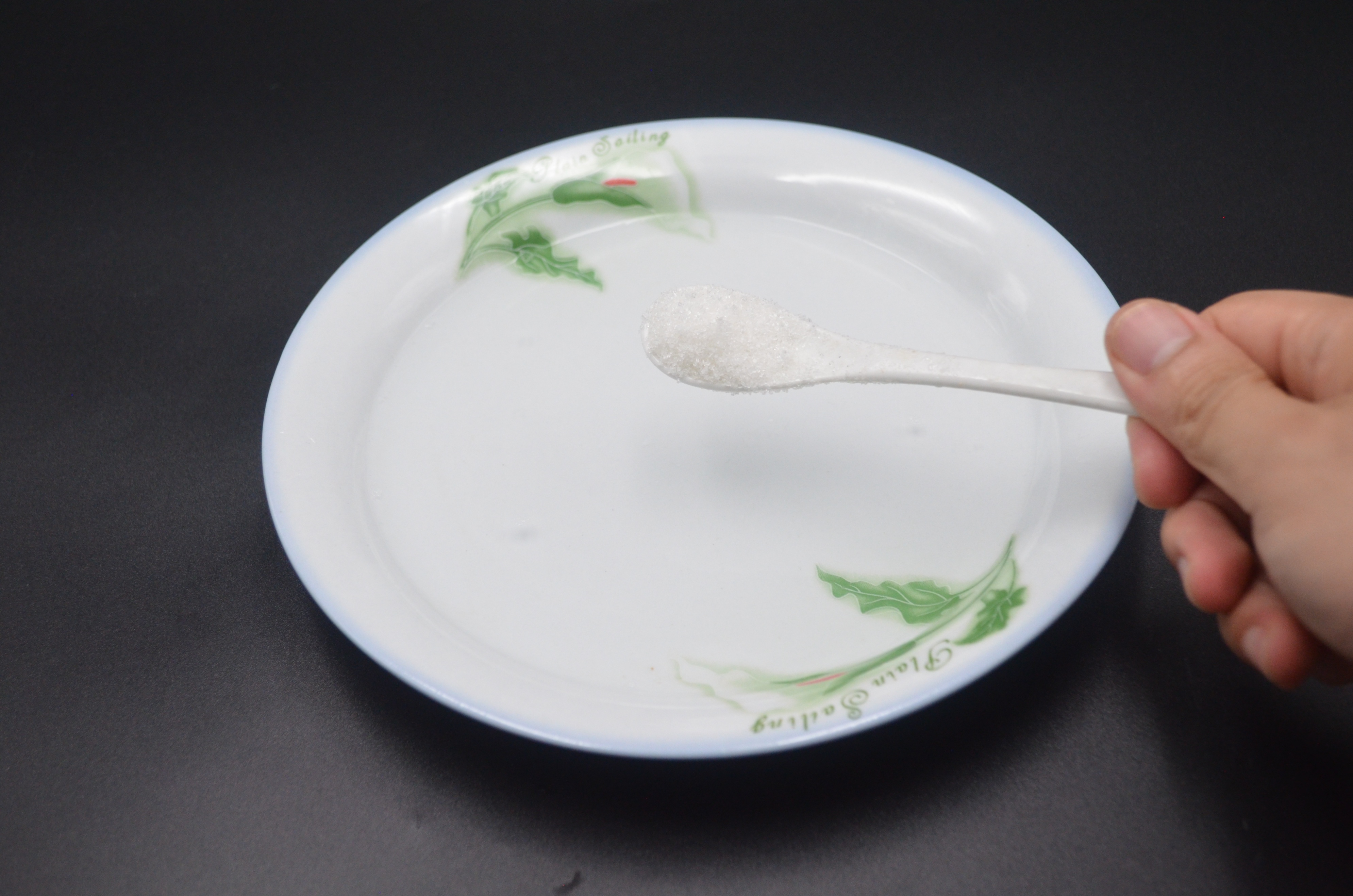 夏天蚊子太多教你一招解决,家里蚊子多不用慌教你个土方法