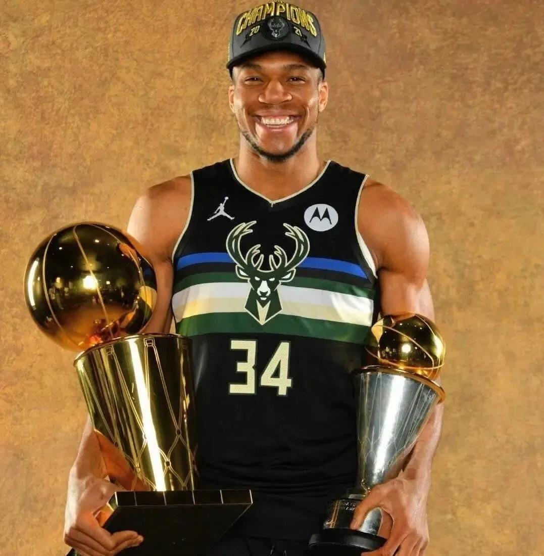 字母哥和诺维茨基历史地位,字母哥和诺维茨基谁历史地位高