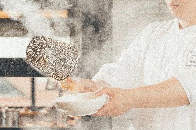 上海探店好吃不贵,探店上海和平饭店一桌子菜