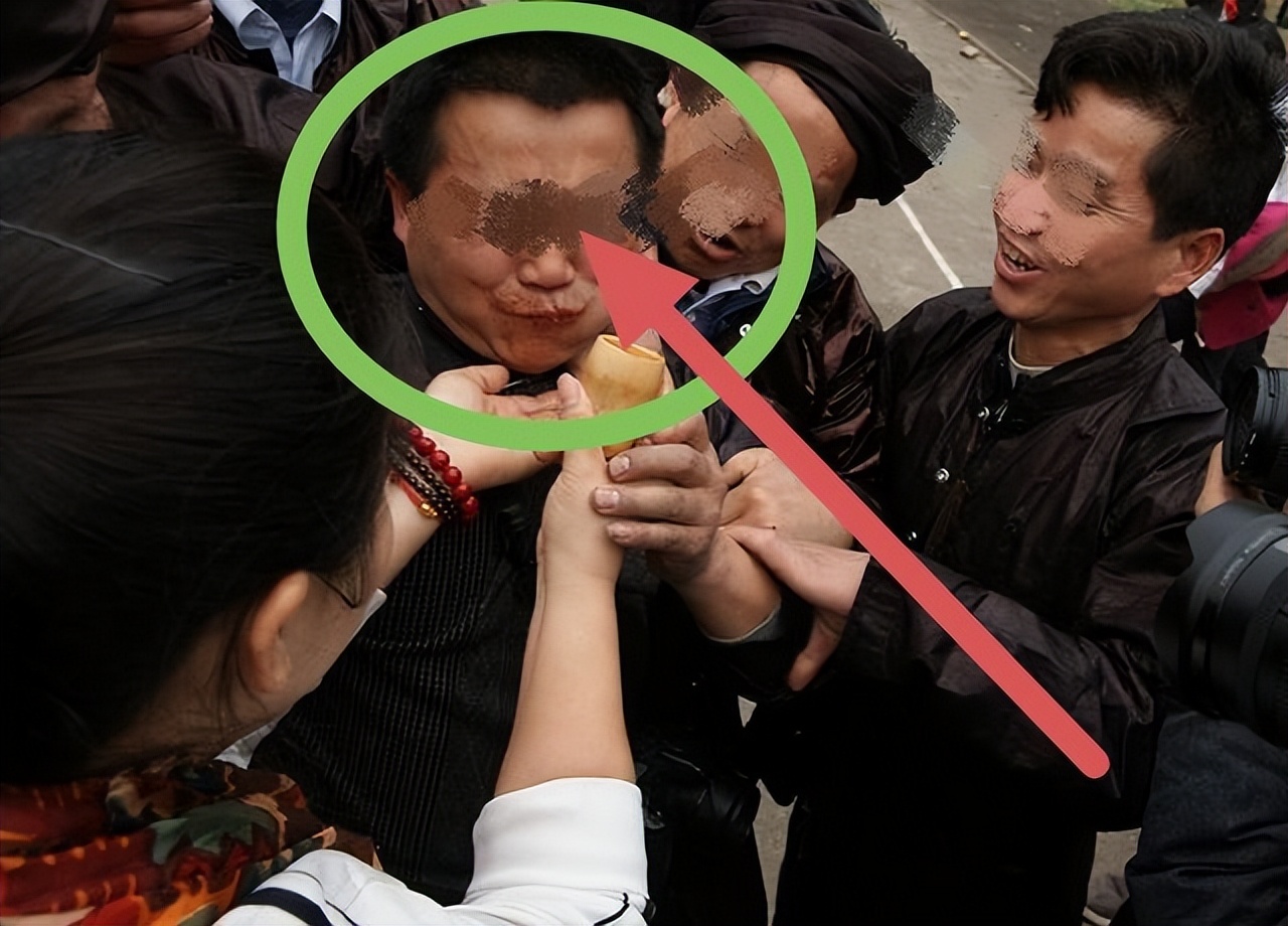 男人醉酒后的行为表示什么,男人喝醉后会做出什么样的行为