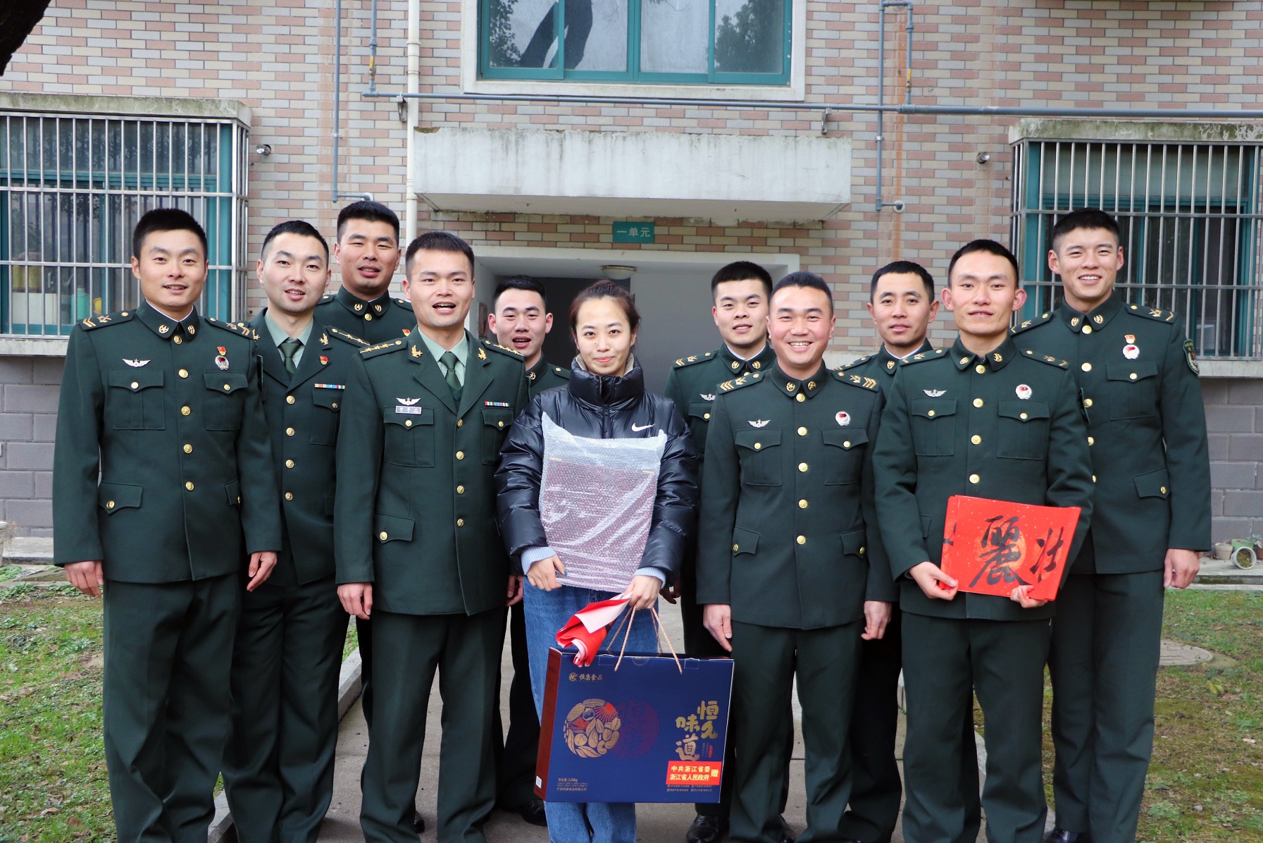 春节军营年味别样浓,军营春节年味浓虎跃戈壁庆新春