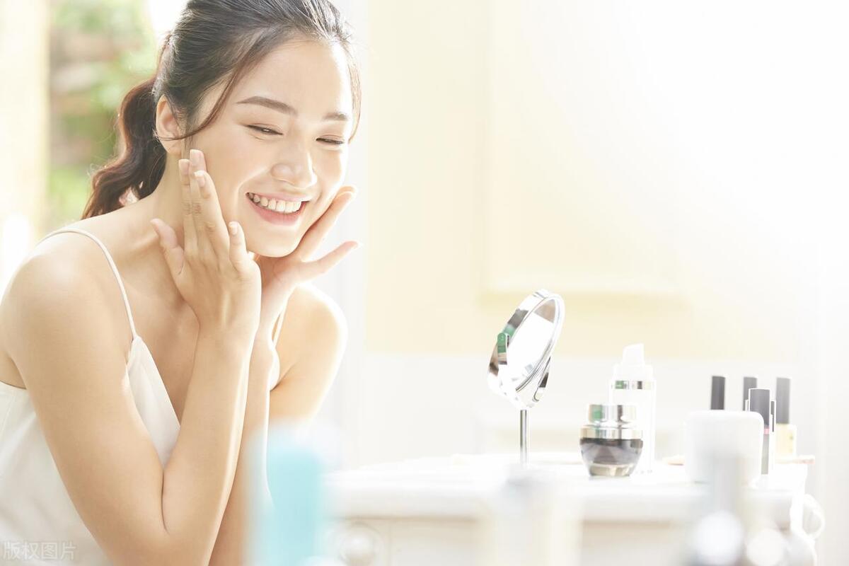 用黑头导出液去黑头的最好方法,黑头一夜快速消小偏方