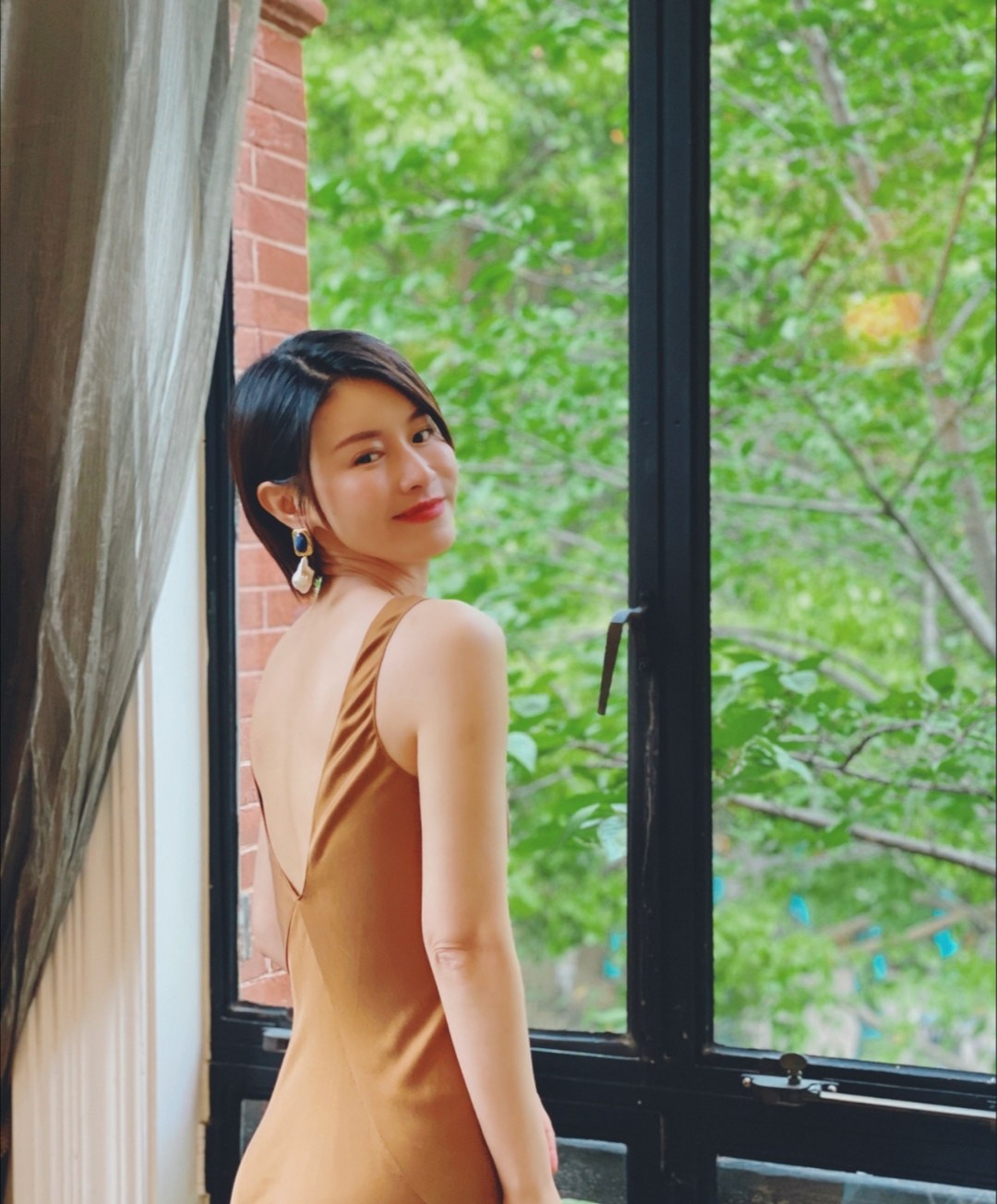 女人不管多大年纪，一定要剪一次露耳短发，大气利落又有高级感