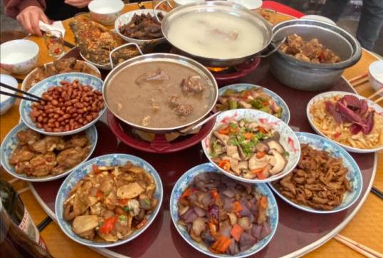 保姆工资低怎么解决,做保姆拖欠了三万的工资