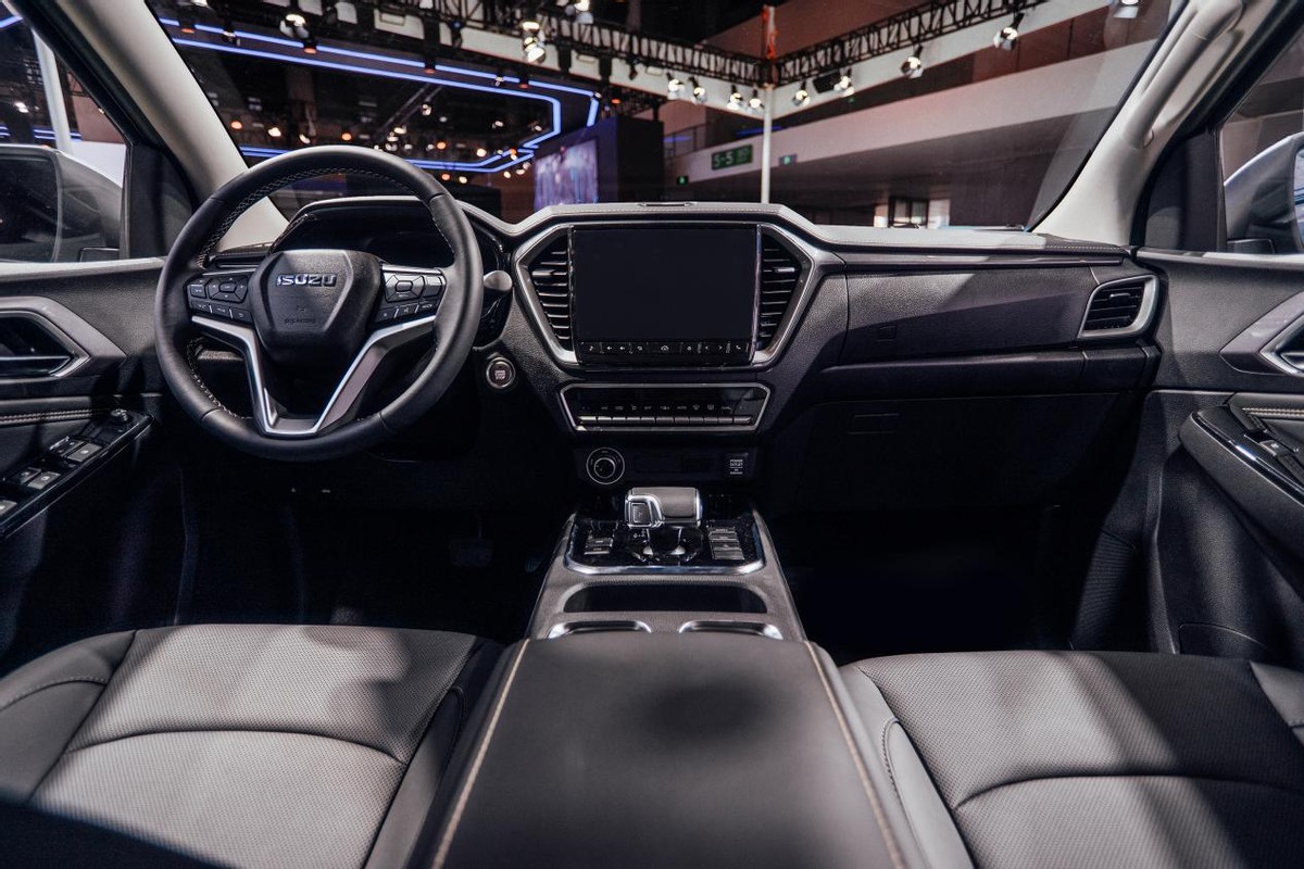 2023新款铃拓落地价,全新铃拓四驱要多少钱