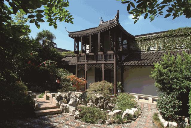 承包了全国50%羽绒服！这个南方小城，竟是世界羽绒服的“制造中心”？