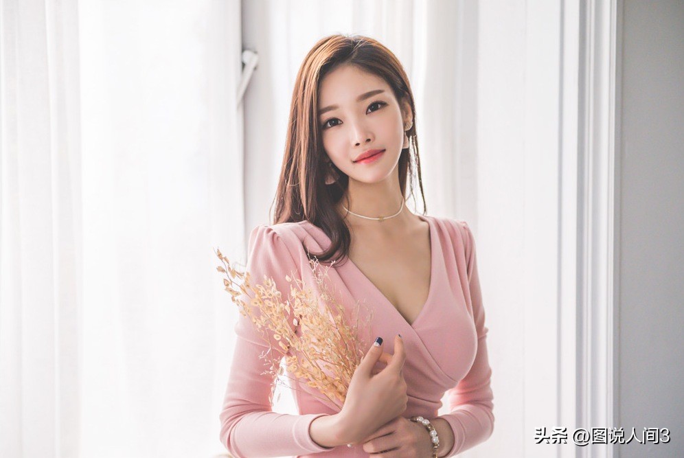 朴正允黄色裙子,朴正允黑色毛衣裙