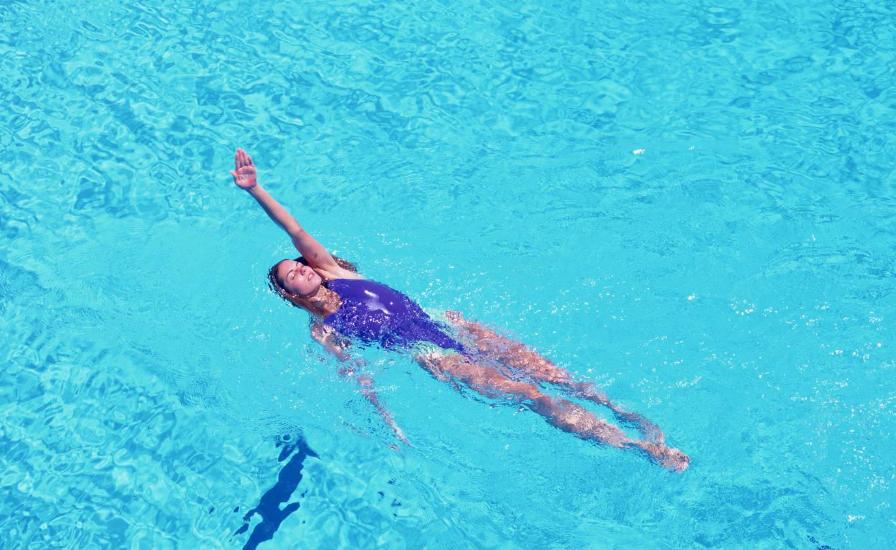 男童进女浴室被怀疑,男童进女卫生间被发现