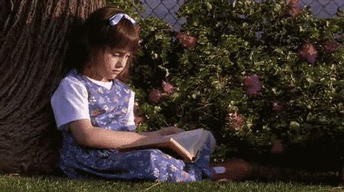 儿童阅读看电子书好还是纸质书好,孩子阅读困难是怎么回事