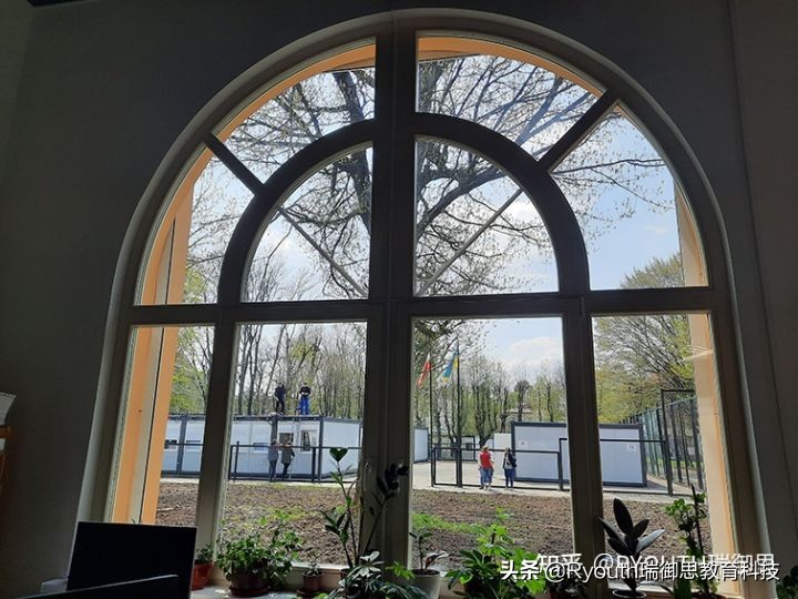 乌克兰战争区的民众生活怎么样,乌克兰战争平民住哪里