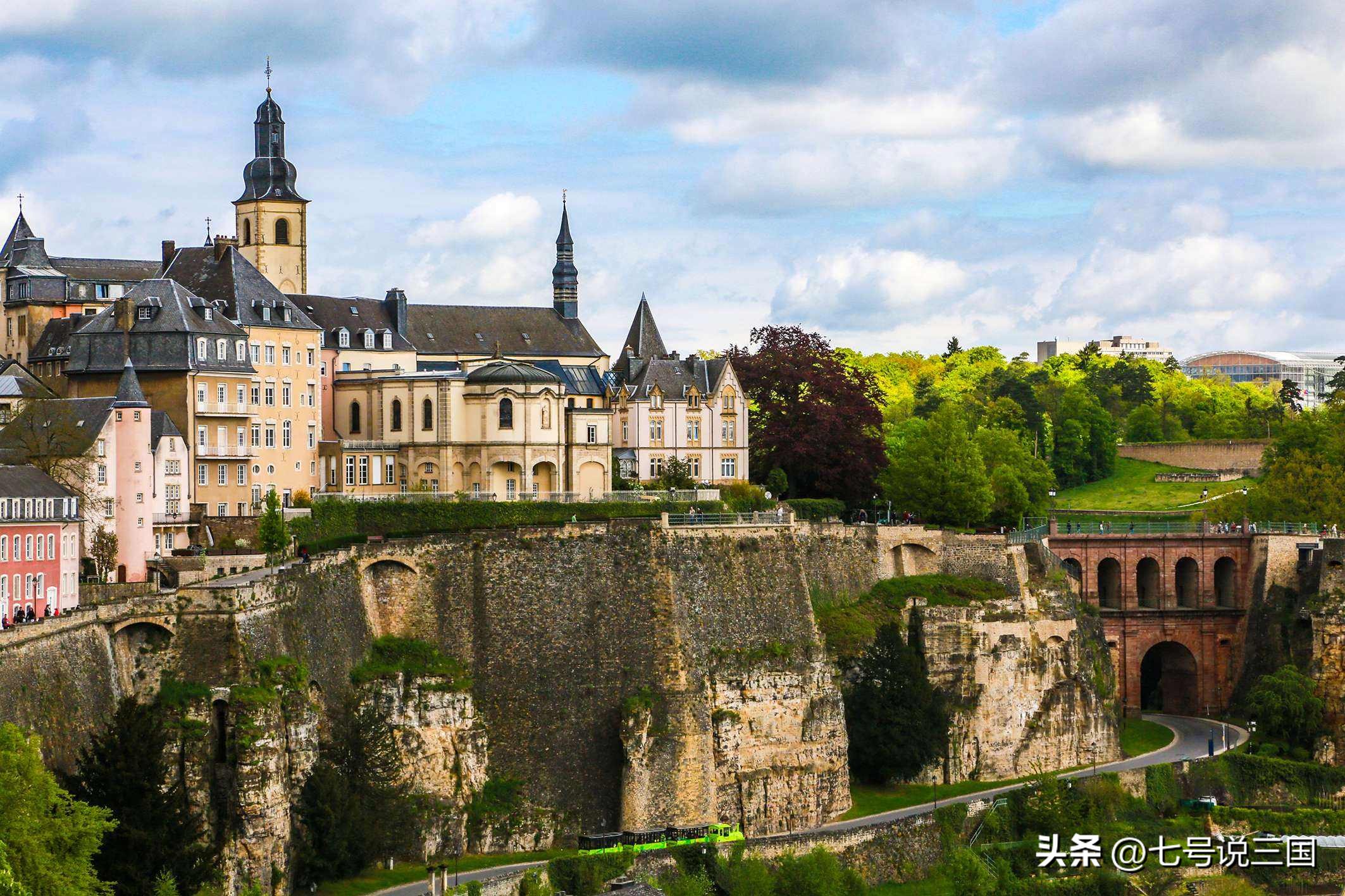 欧盟哪个国比较富有,欧盟27国经济排名