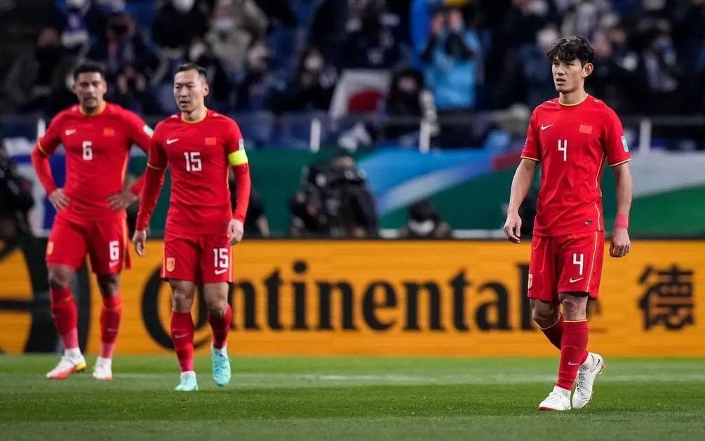 男足希望与失望并存,中国男足最让人失望的场面