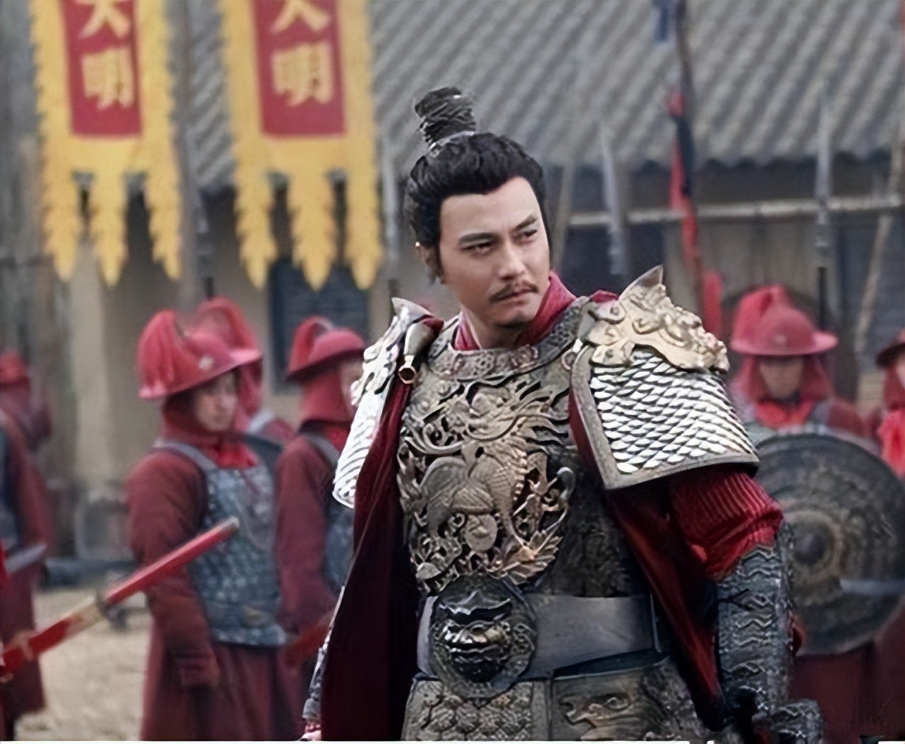 李成梁炫耀脚底有7颗黑痣，贵不可言，小妾：野猪皮脚底有7颗红痣