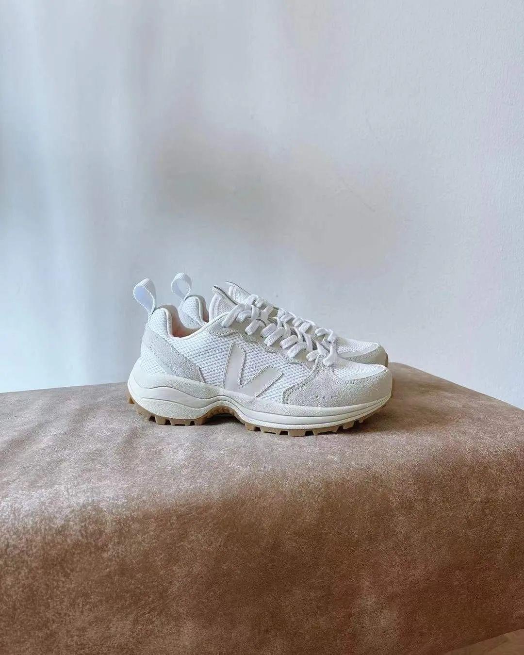 目前最流行的十款运动鞋,时尚好看的运动鞋