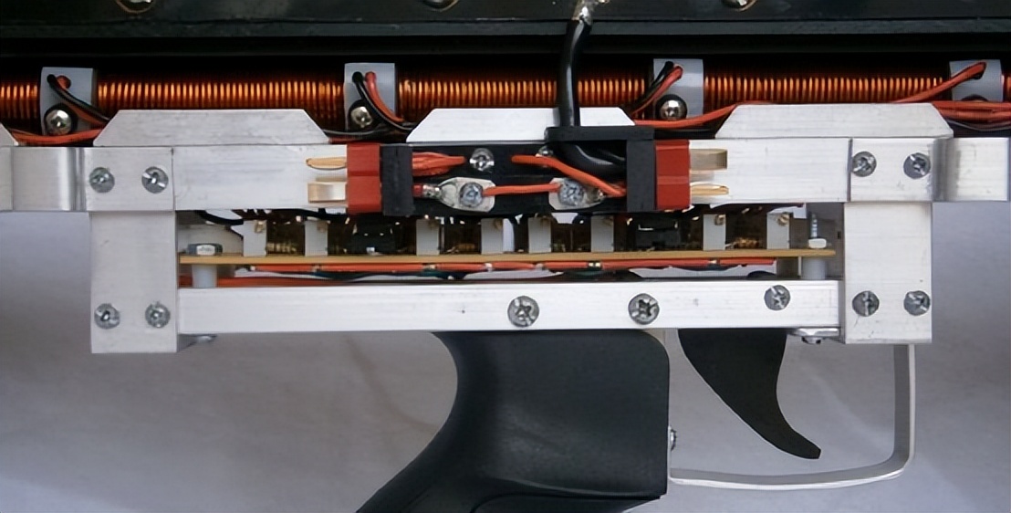 珠海航展专打无人机的激光炮,珠海航展枪械瞄具