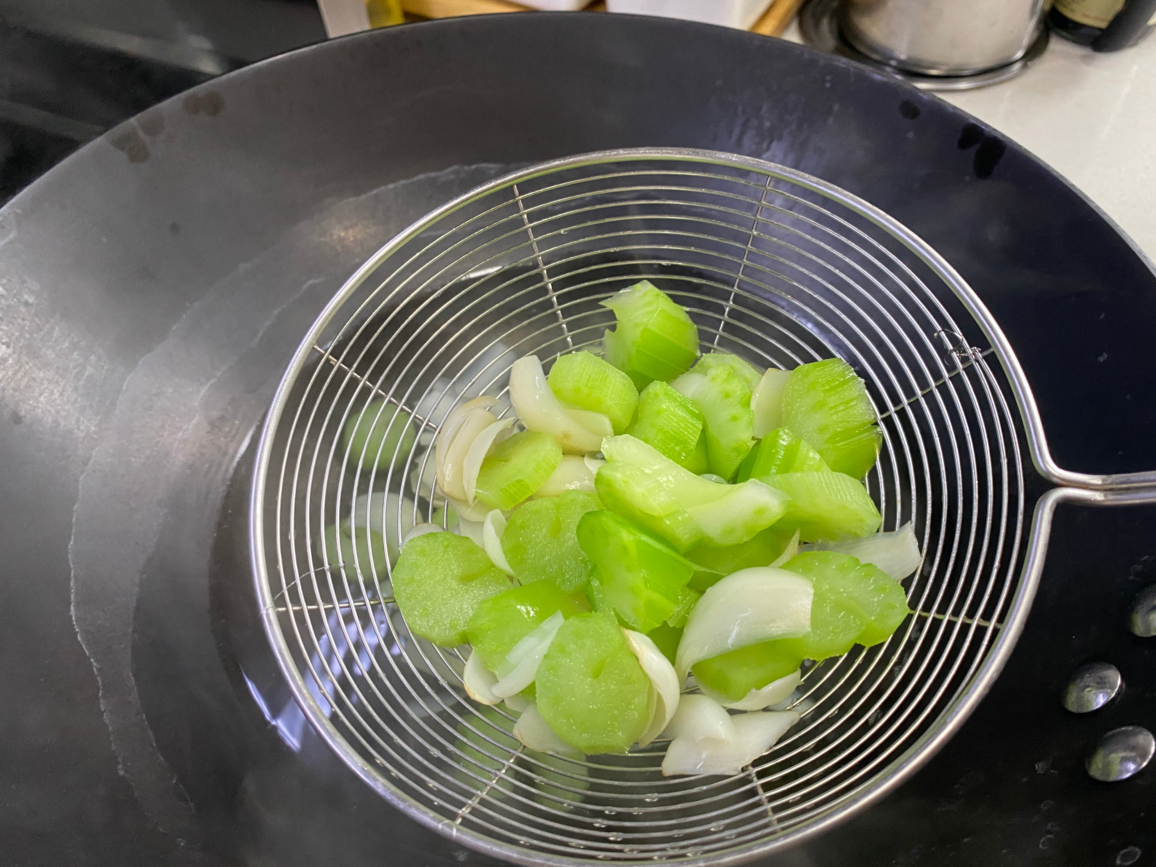 失眠多是肝火旺多吃几种菜,肝火旺失眠吃什么食物效果最好